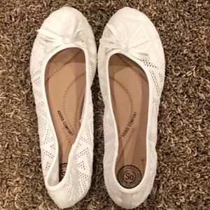 White So flats